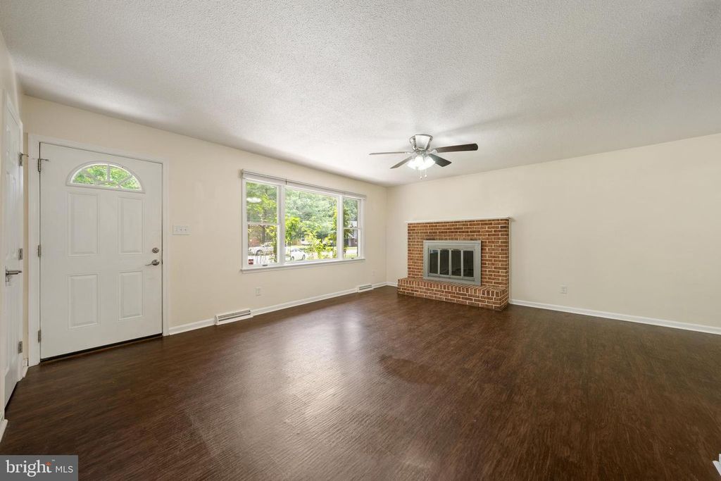 Image 22 of property listing at 21655 DEFENDER ST, Lexington Park, MD 20653