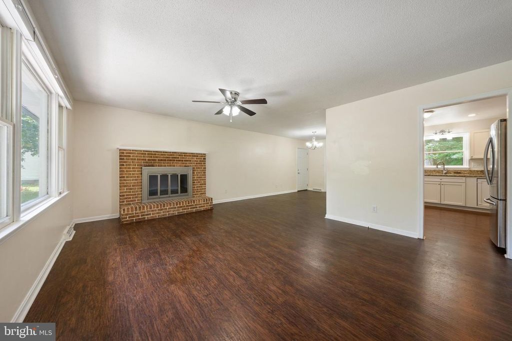 Image 6 of property listing at 21655 DEFENDER ST, Lexington Park, MD 20653