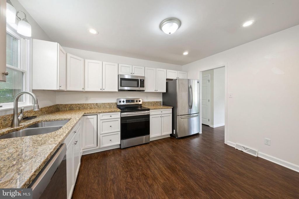 Image 7 of property listing at 21655 DEFENDER ST, Lexington Park, MD 20653