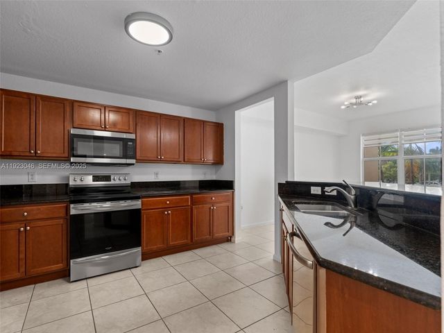 11603 NW 89th St 217, Doral, FL 33178