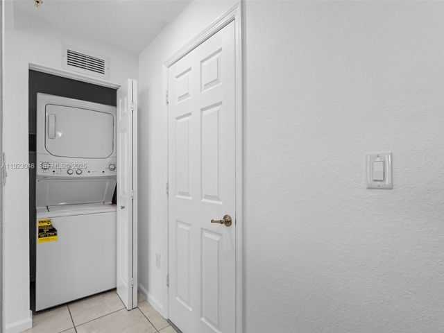 11603 NW 89th St 217, Doral, FL 33178