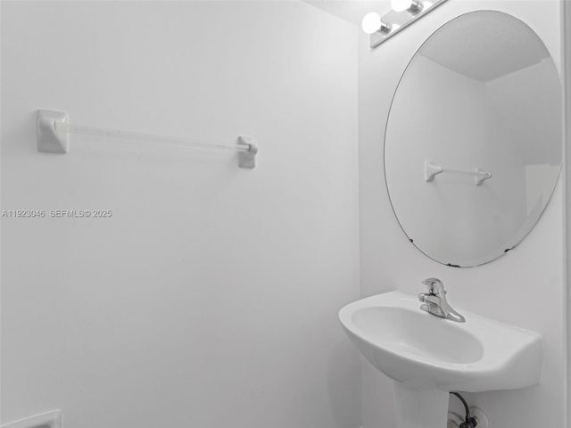 11603 NW 89th St 217, Doral, FL 33178