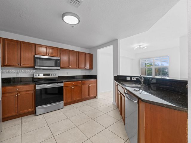 11603 NW 89th St 217, Doral, FL 33178