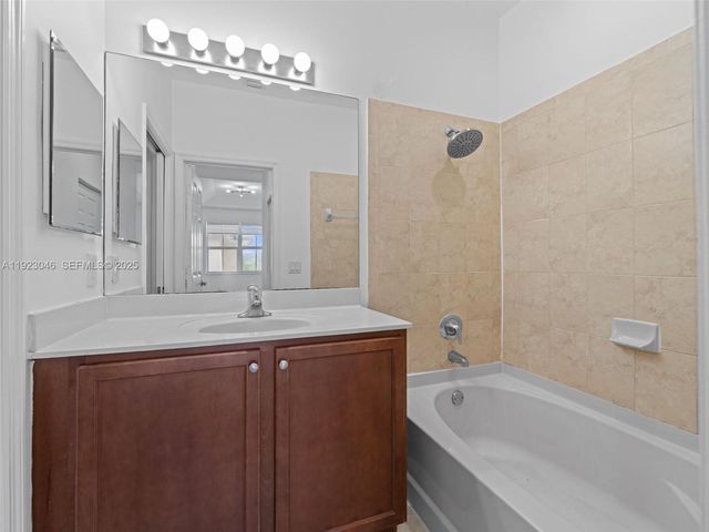 11603 NW 89th St 217, Doral, FL 33178