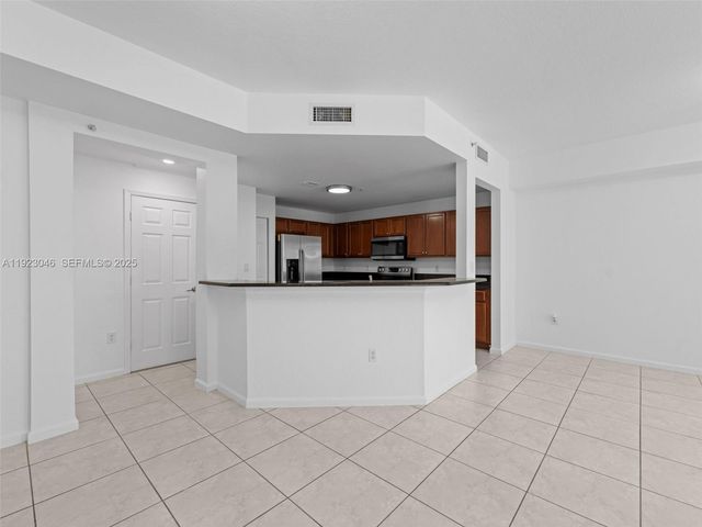 11603 NW 89th St 217, Doral, FL 33178