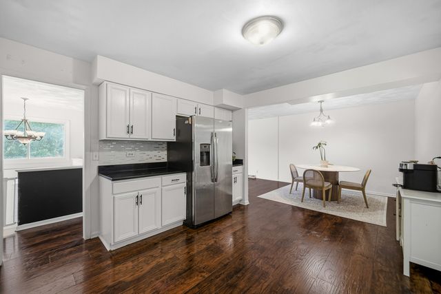 404 ASSEMBLY Drive, Bolingbrook, IL 60440