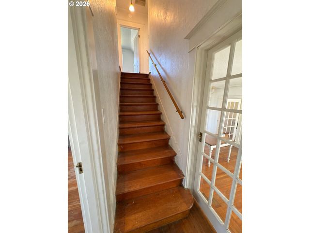 322 W C St, Rainier, OR 97048