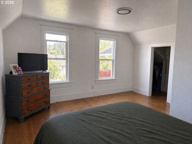 322 W C St, Rainier, OR 97048