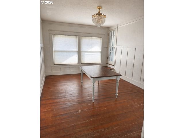 322 W C St, Rainier, OR 97048