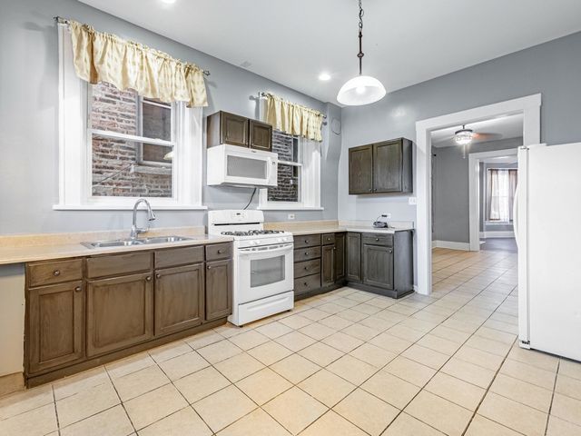 1621 W Cullerton Street 1, Chicago, IL 60608