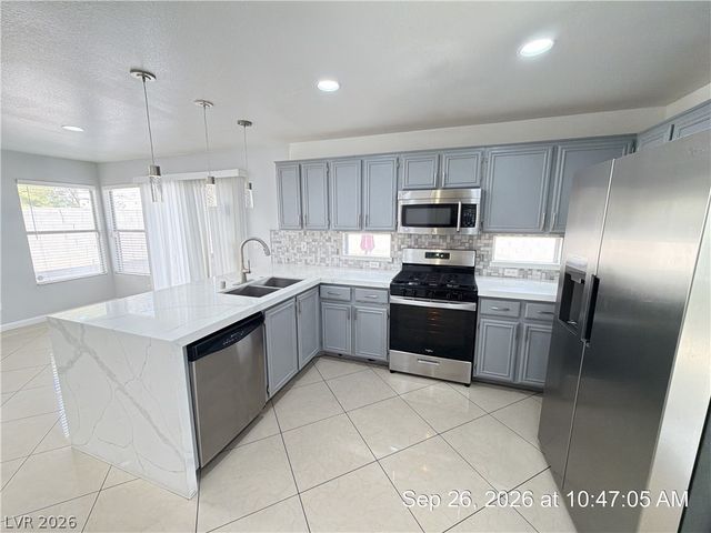 7520 Pacific Ridge Avenue, Las Vegas, NV 89128