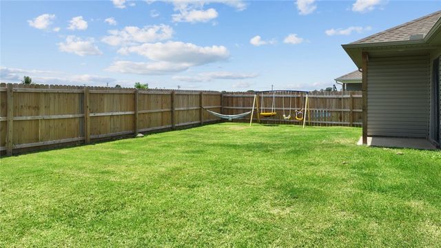 1721 Greenbank Drive, Centerton, AR 72719