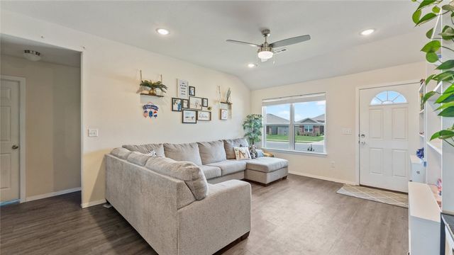 1721 Greenbank Drive, Centerton, AR 72719