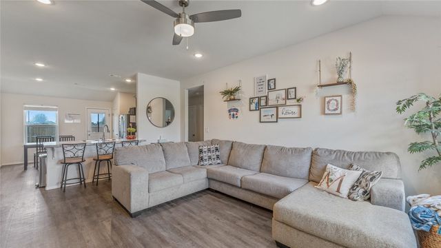 1721 Greenbank Drive, Centerton, AR 72719