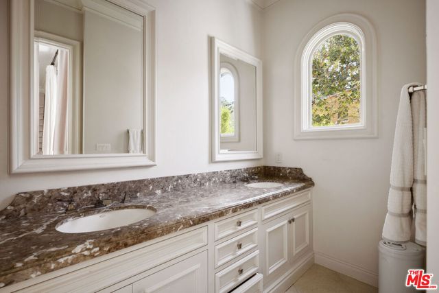 1160 Chantilly Road, Los Angeles, CA 90077