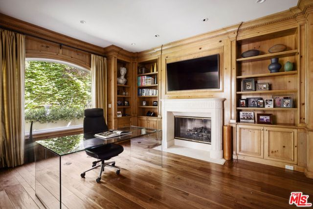 1160 Chantilly Road, Los Angeles, CA 90077