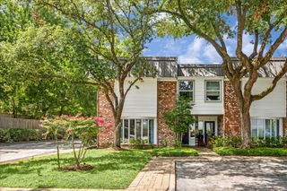 8956 Chatsworth Drive 8956, Houston, TX 77024