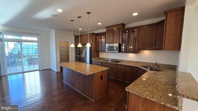 6267 SUMMIT POINT CT, Alexandria, VA 22310