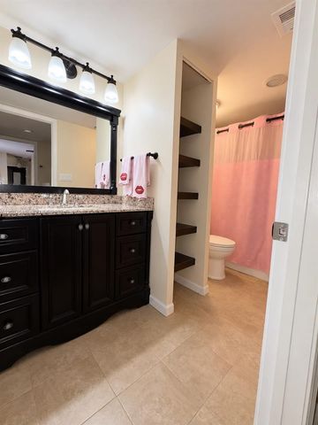 11006 N Harmony Lake Circle, Davie, FL 33324
