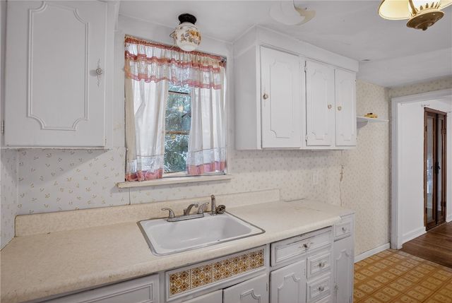 822 Harden Dr, Ross Twp, PA 15229