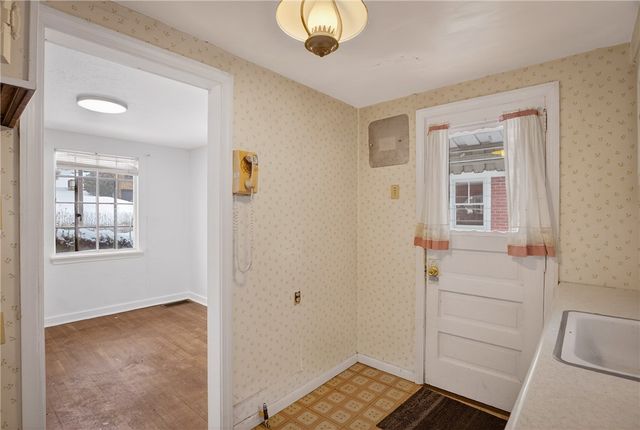 822 Harden Dr, Ross Twp, PA 15229