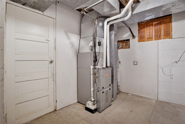 822 Harden Dr, Ross Twp, PA 15229