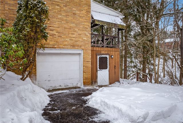 822 Harden Dr, Ross Twp, PA 15229