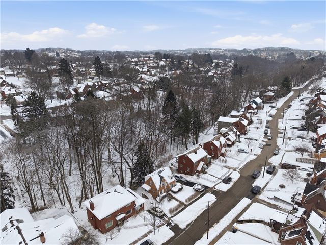 822 Harden Dr, Ross Twp, PA 15229