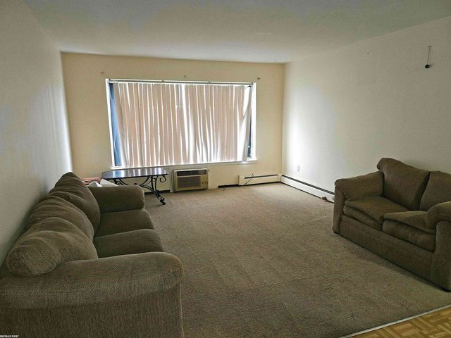 30241 Utica Rd Road, Roseville, MI 48066