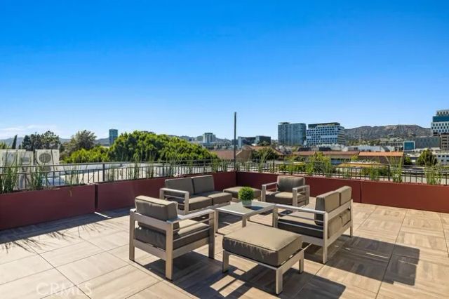 5820 La Mirada Avenue 401, Hollywood, CA 90038