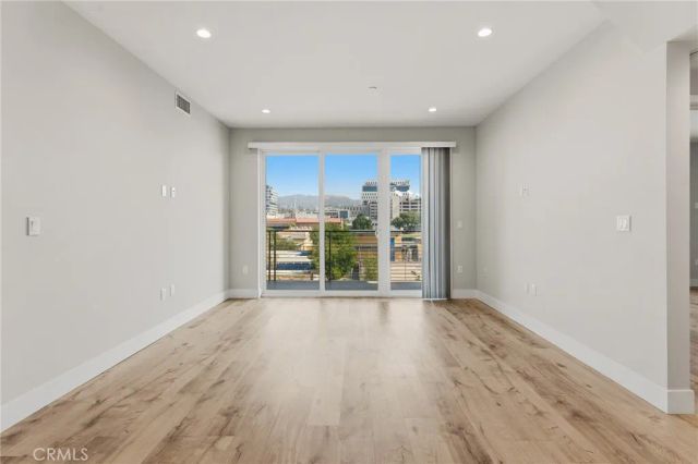 5820 La Mirada Avenue 401, Hollywood, CA 90038