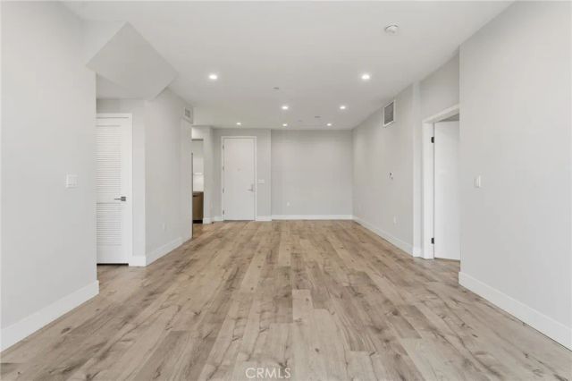 5820 La Mirada Avenue 401, Hollywood, CA 90038
