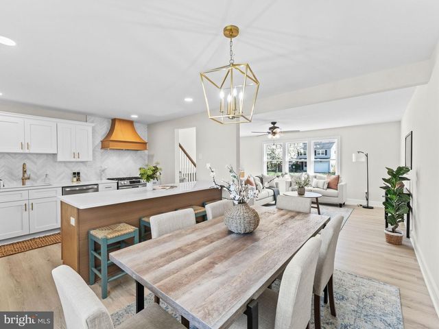 15 ARROWHEAD DR, Marlton, NJ 08053