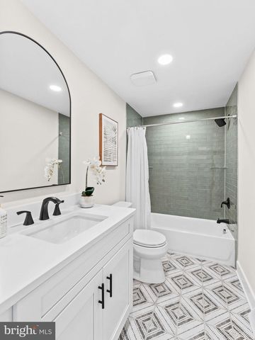 15 ARROWHEAD DR, Marlton, NJ 08053
