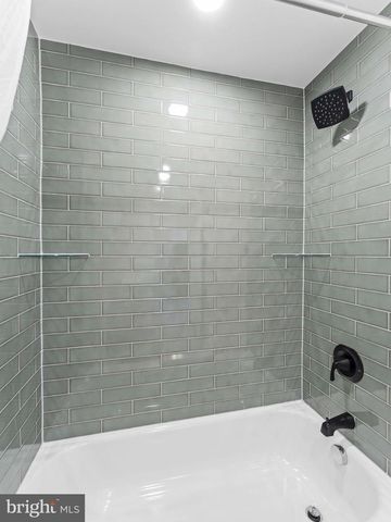 15 ARROWHEAD DR, Marlton, NJ 08053