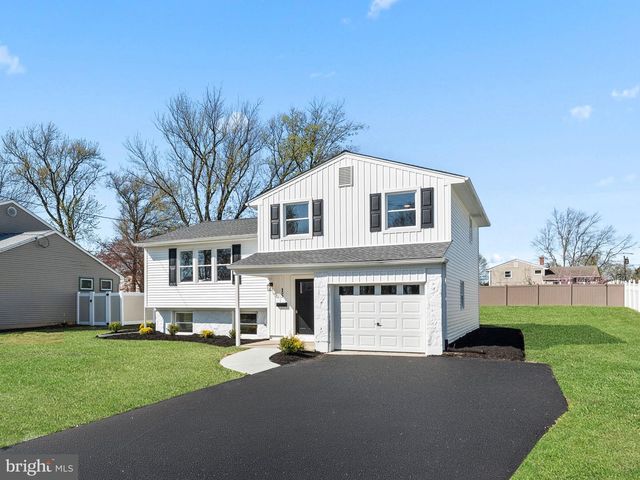 15 ARROWHEAD DR, Marlton, NJ 08053
