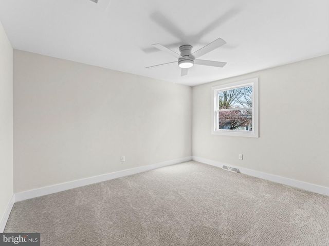 15 ARROWHEAD DR, Marlton, NJ 08053