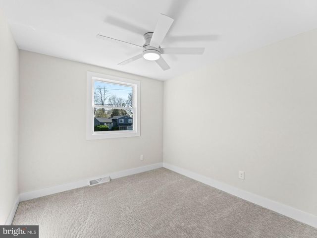 15 ARROWHEAD DR, Marlton, NJ 08053