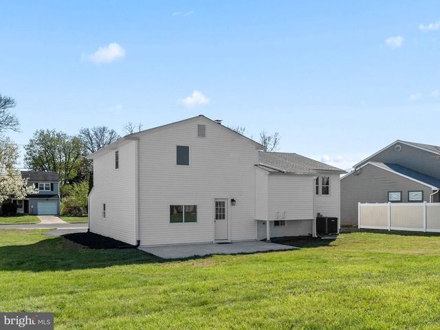 15 ARROWHEAD DR, Marlton, NJ 08053