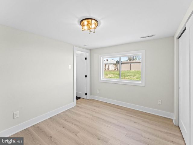 15 ARROWHEAD DR, Marlton, NJ 08053