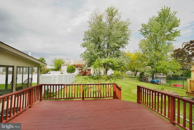 106 RED HAVEN DR, North Wales, PA 19454