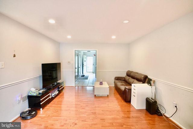 106 RED HAVEN DR, North Wales, PA 19454