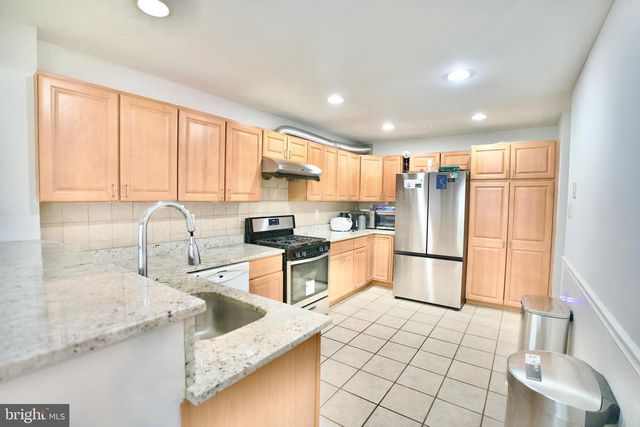 106 RED HAVEN DR, North Wales, PA 19454