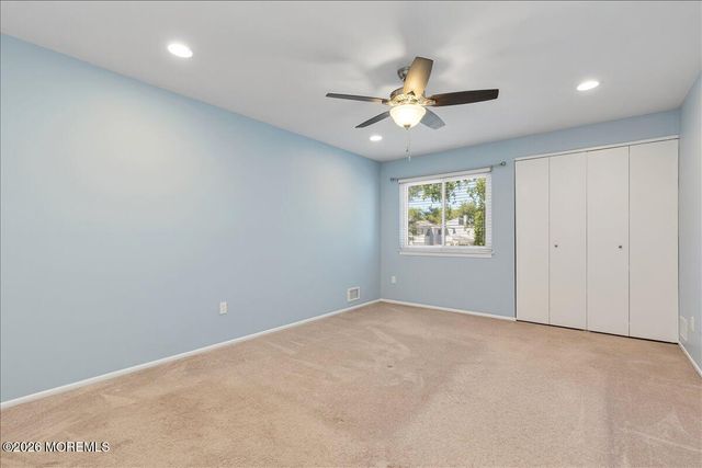 13 Elizabeth Court, Tinton Falls, NJ 07724