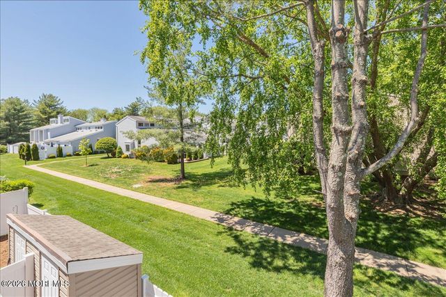 13 Elizabeth Court, Tinton Falls, NJ 07724