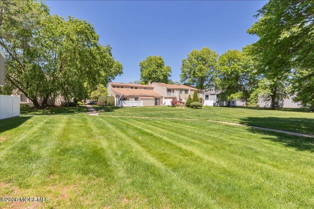 13 Elizabeth Court, Tinton Falls, NJ 07724