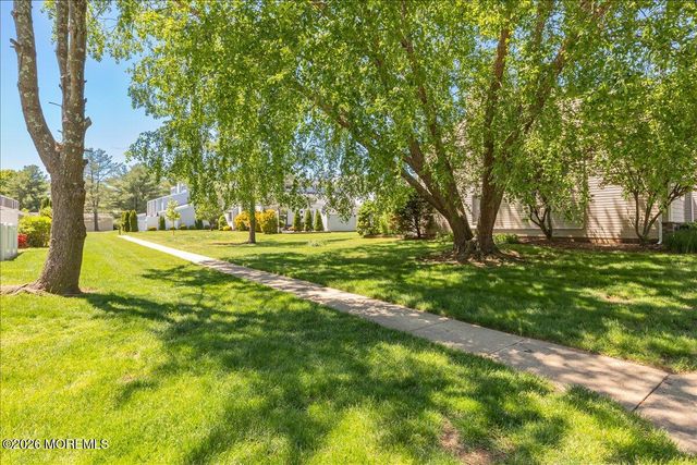 13 Elizabeth Court, Tinton Falls, NJ 07724