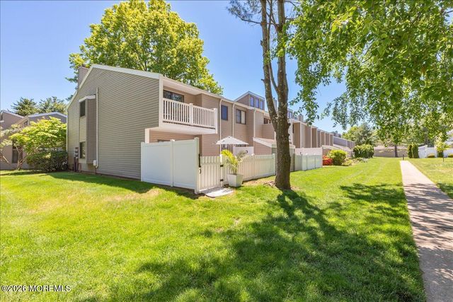 13 Elizabeth Court, Tinton Falls, NJ 07724