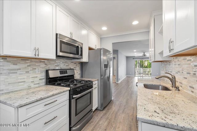 13 Elizabeth Court, Tinton Falls, NJ 07724
