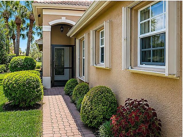 1654 Triangle Palm TER, Naples, FL 34119